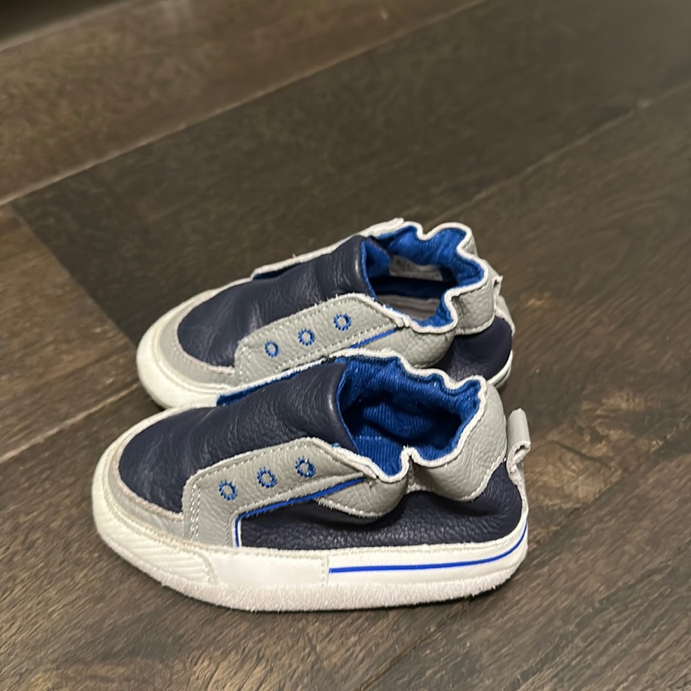 Robeez 12-18 month soft sole shoes